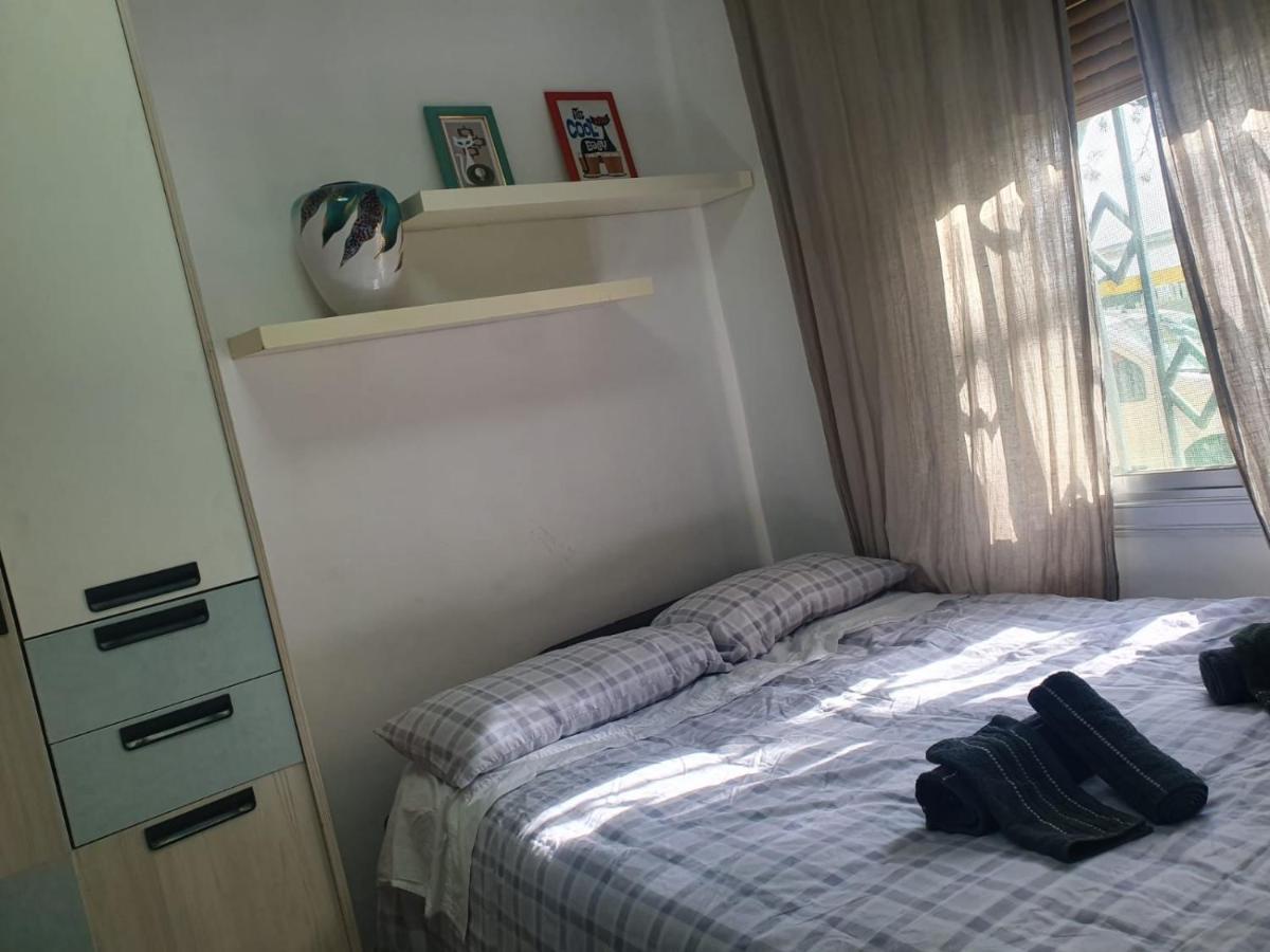 Studio Or Rooms With Private Bathroom Or Rooms With Shared Bathroom バルセロナ エクステリア 写真