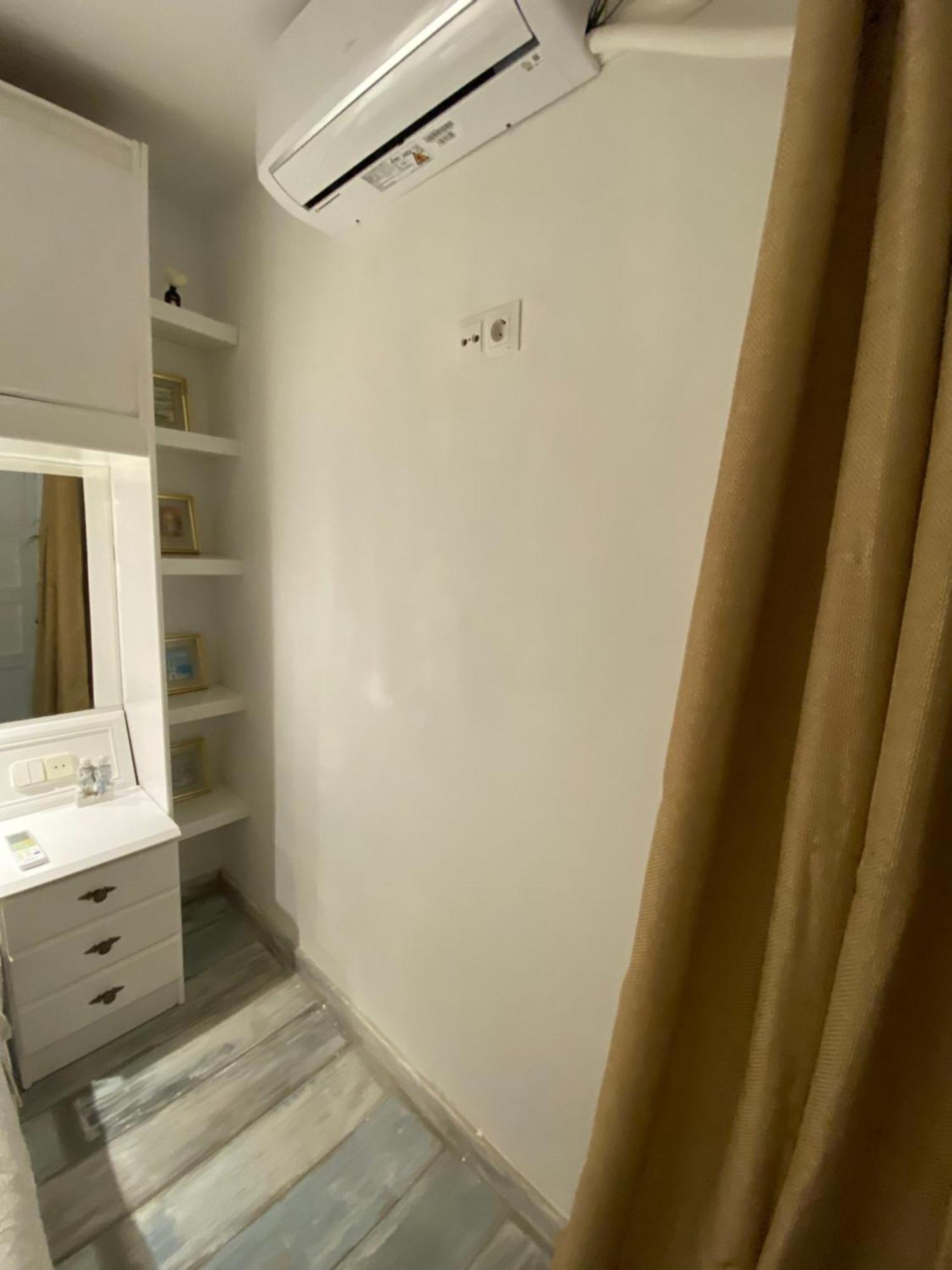 Studio Or Rooms With Private Bathroom Or Rooms With Shared Bathroom バルセロナ エクステリア 写真