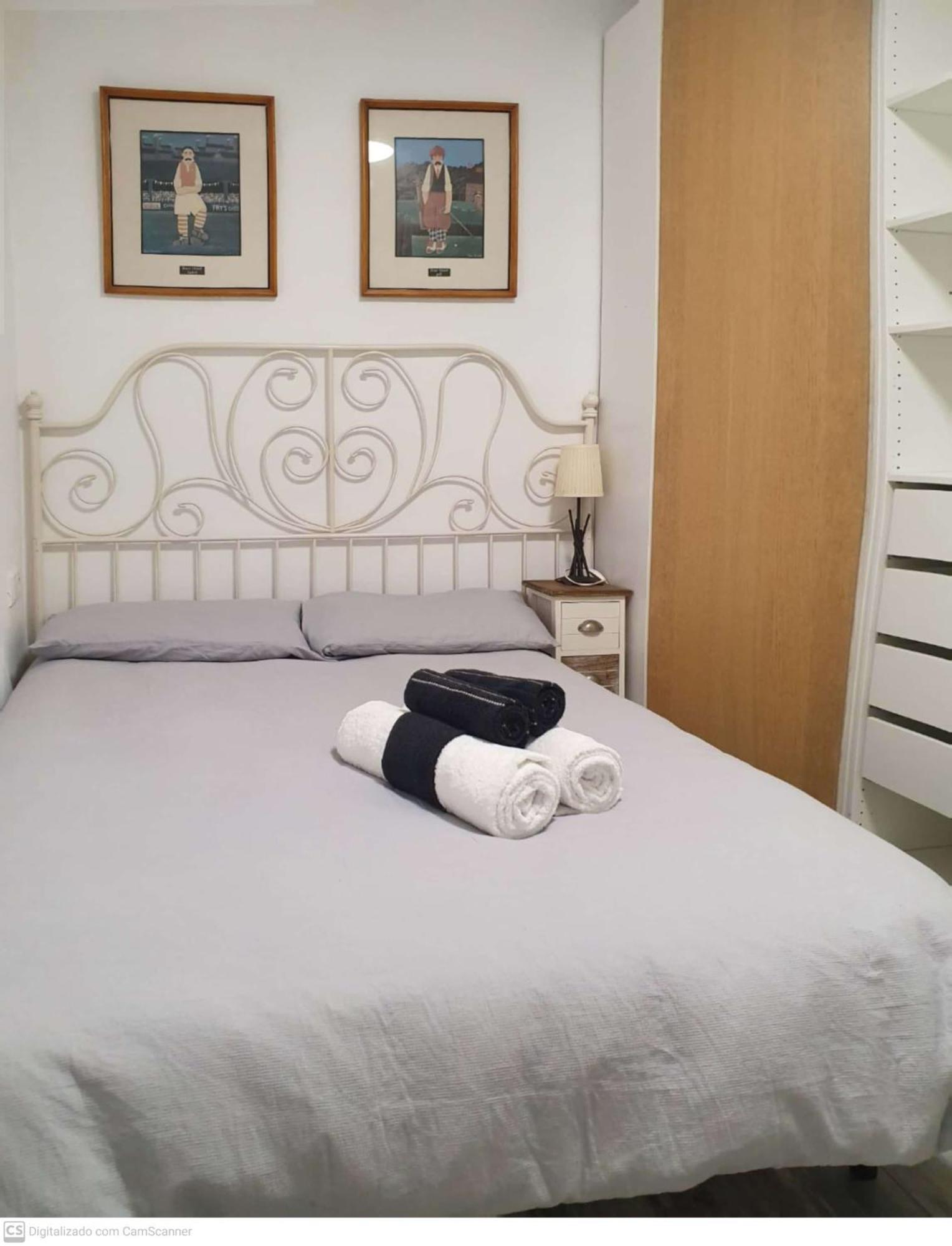 Studio Or Rooms With Private Bathroom Or Rooms With Shared Bathroom バルセロナ エクステリア 写真