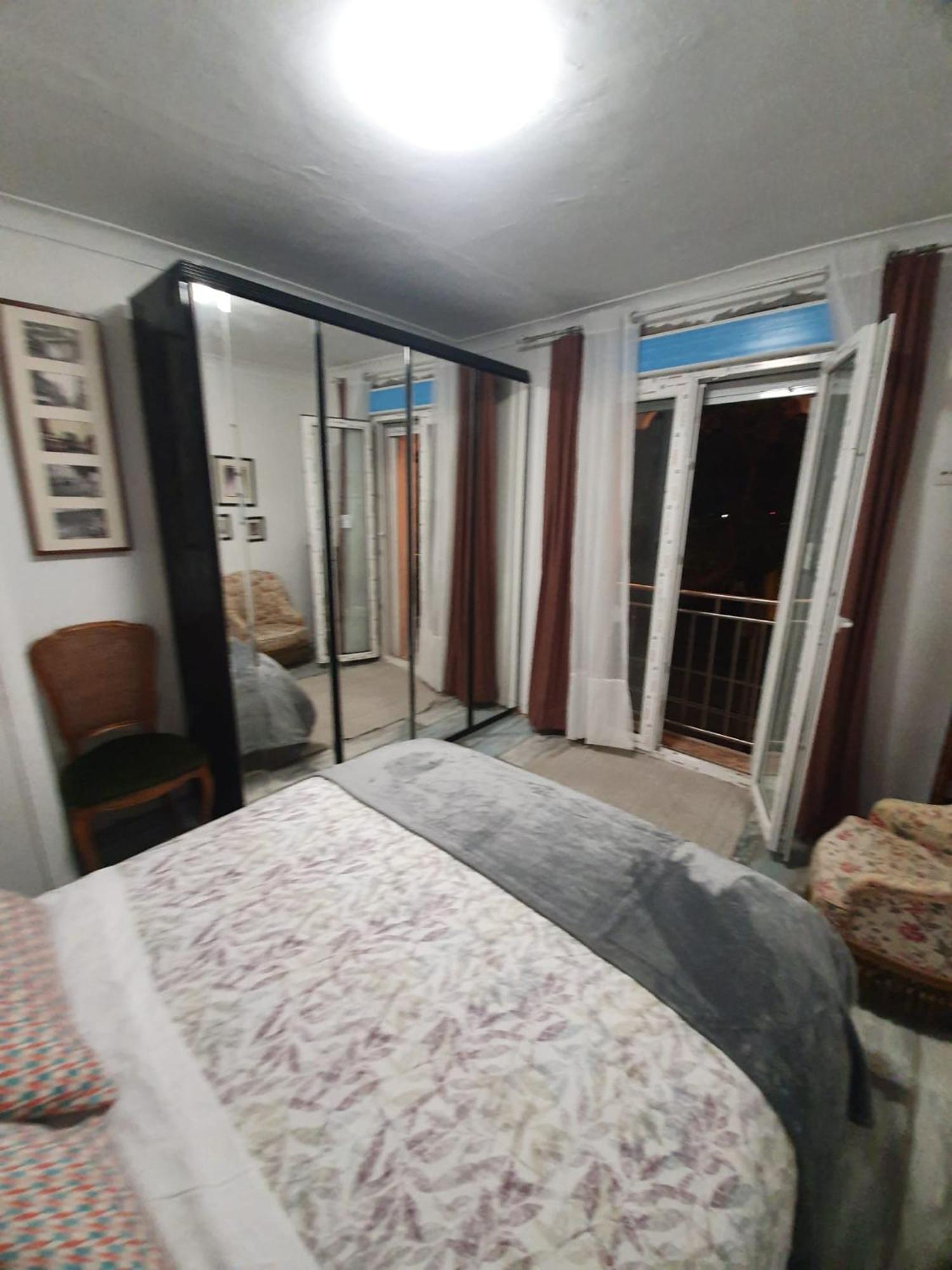Studio Or Rooms With Private Bathroom Or Rooms With Shared Bathroom バルセロナ エクステリア 写真