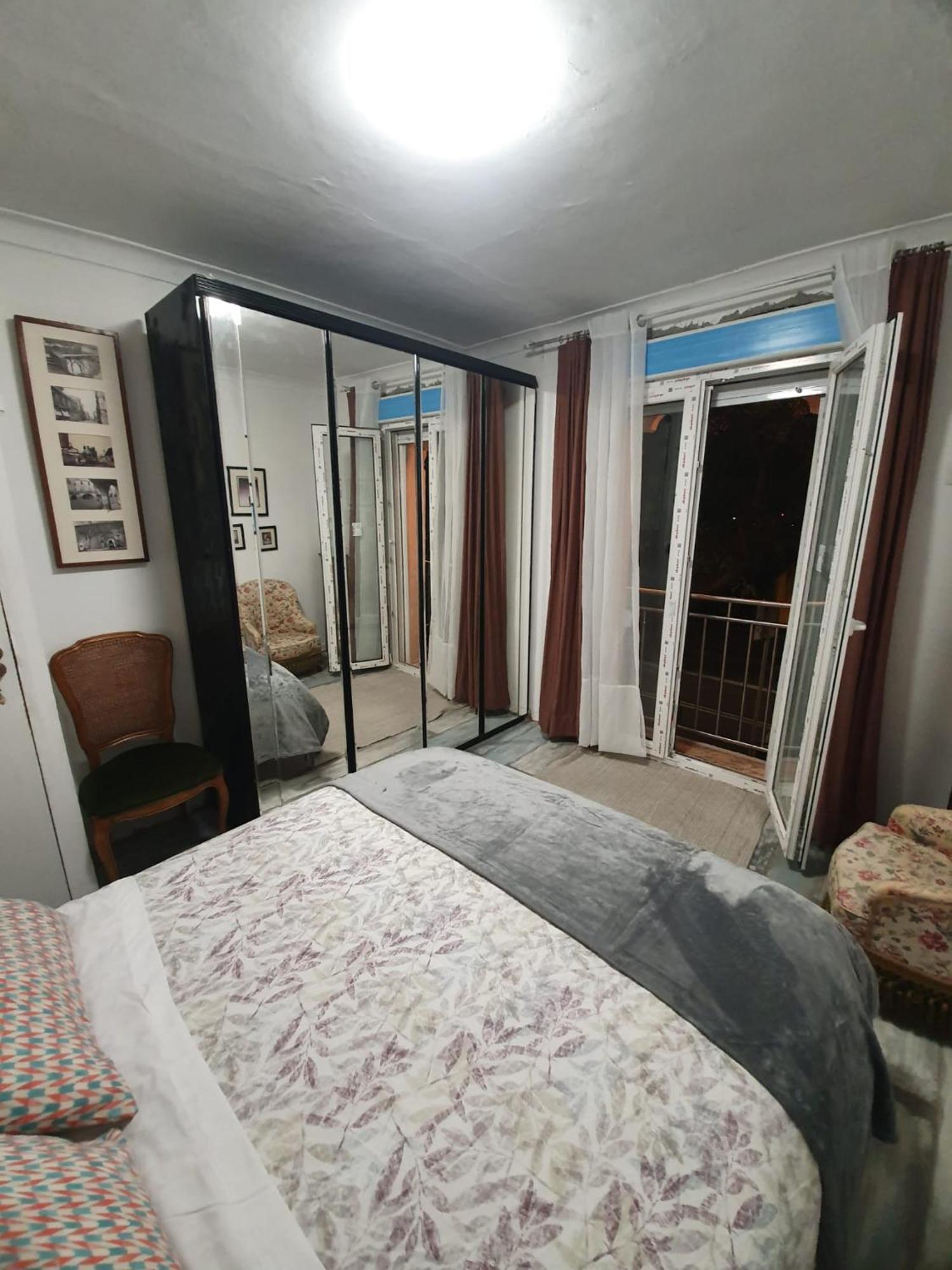 Studio Or Rooms With Private Bathroom Or Rooms With Shared Bathroom バルセロナ エクステリア 写真