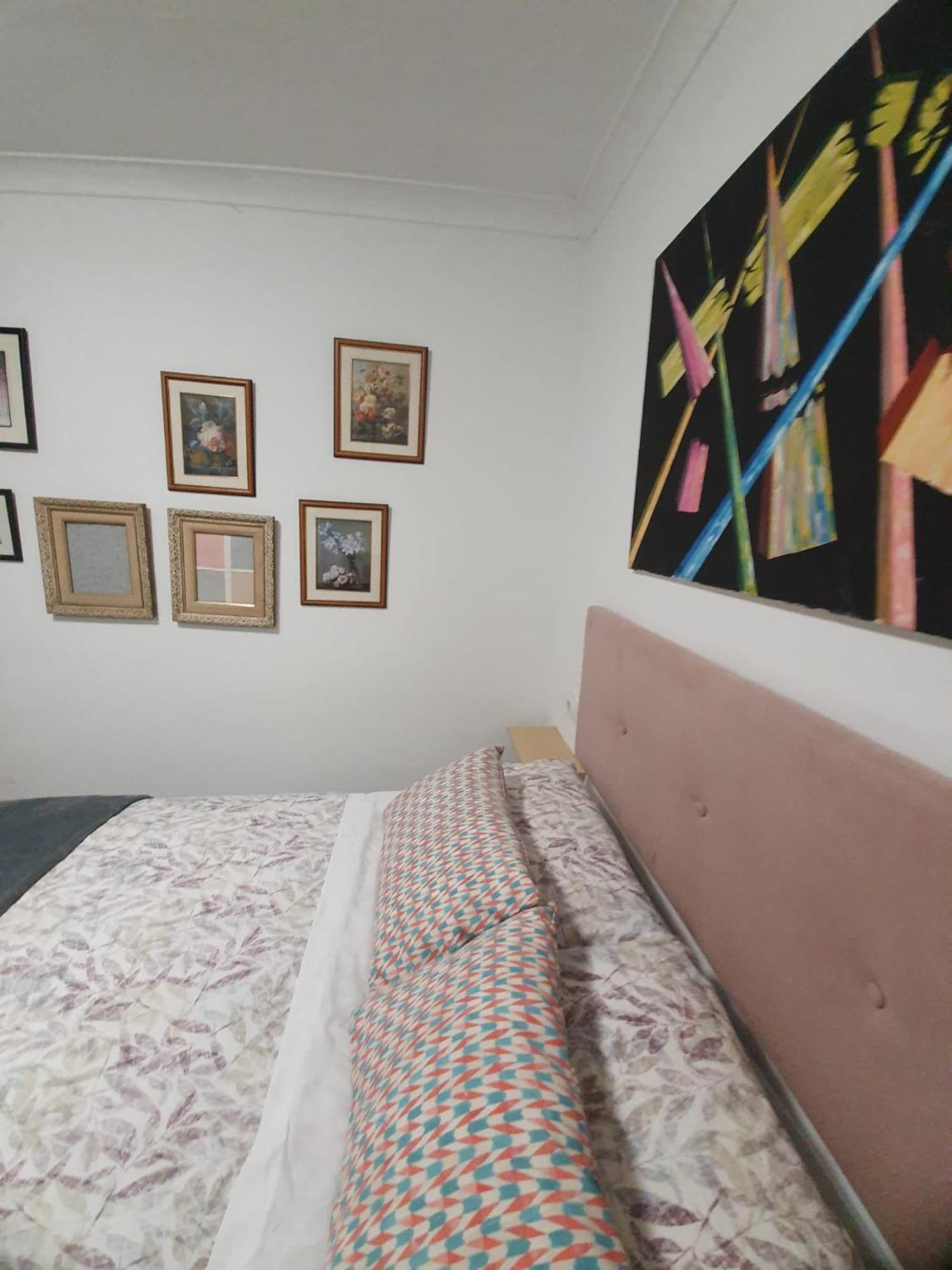 Studio Or Rooms With Private Bathroom Or Rooms With Shared Bathroom バルセロナ エクステリア 写真