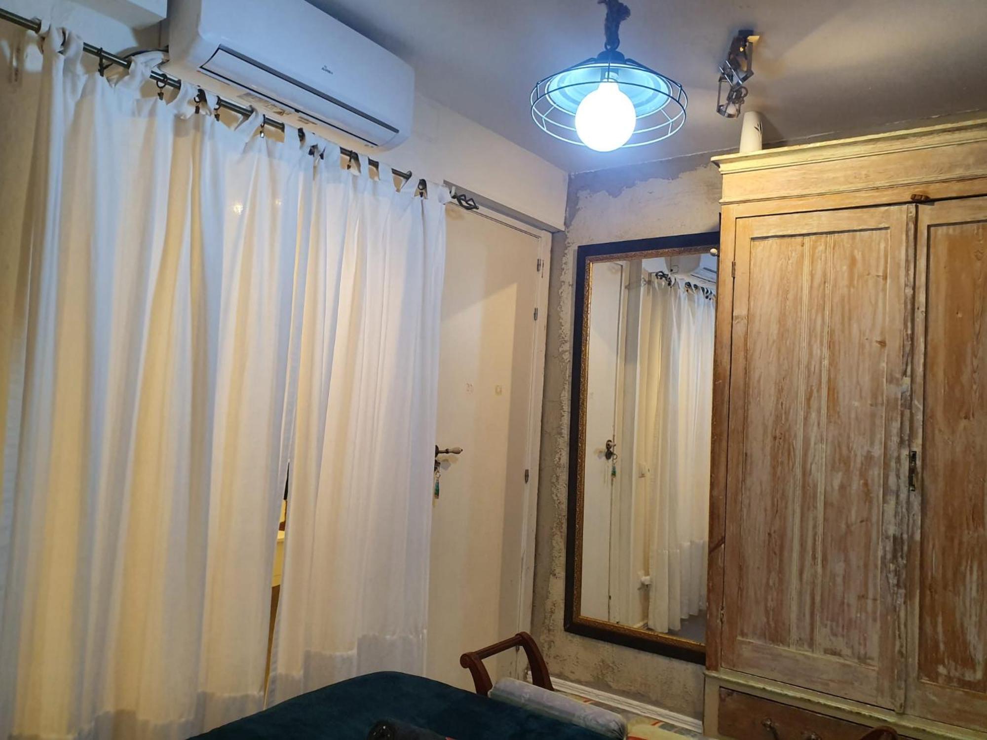 Studio Or Rooms With Private Bathroom Or Rooms With Shared Bathroom バルセロナ エクステリア 写真